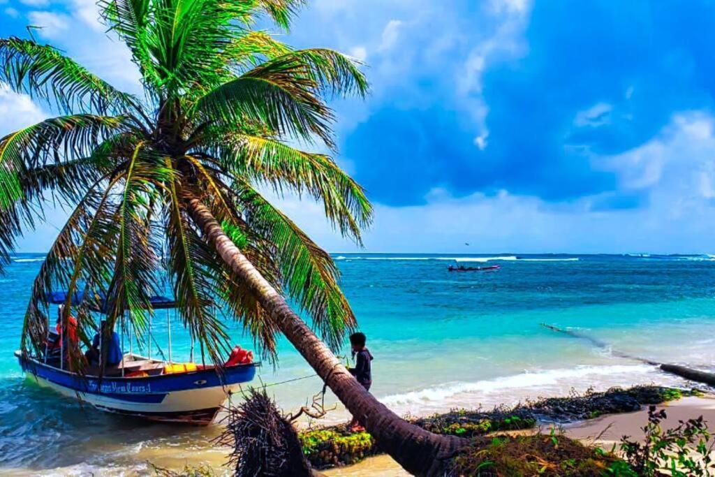 Poetry Garden Bocas Town Colon Island Villa Bagian luar foto